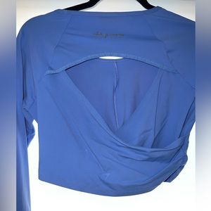 Whitney Simmons | Gymshark | Twist open back long sleeve top